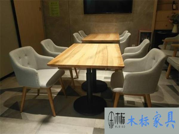 餐廳桌椅定制得尺寸常規在多少比較合適? 餐廳桌椅定制得尺寸常規在多少比較合適?