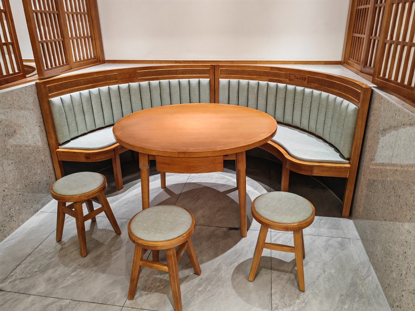 飯店的桌椅同家庭桌椅有什么不同 飯店的桌椅同家庭桌椅有什么不同