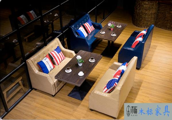 餐廳裝修如何選購(gòu)滿(mǎn)意的卡座沙發(fā)布局 