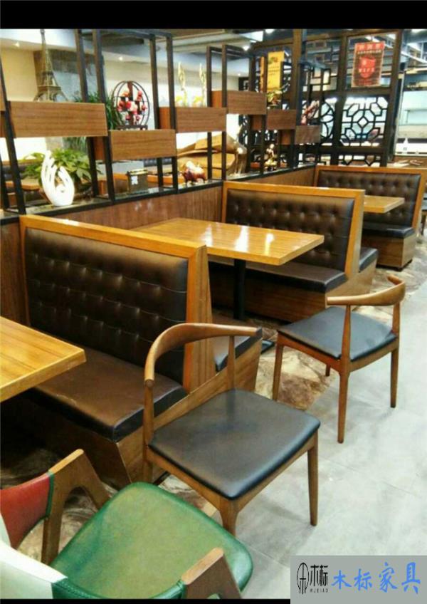 餐廳家具板式卡座沙發(fā)優(yōu)點(diǎn)和缺點(diǎn)有哪些？ 