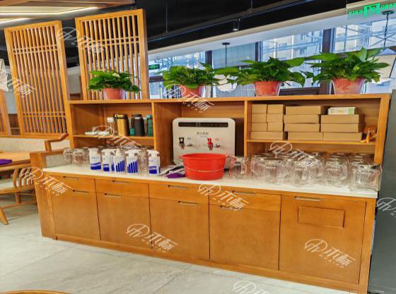 餐廳實(shí)木餐邊柜